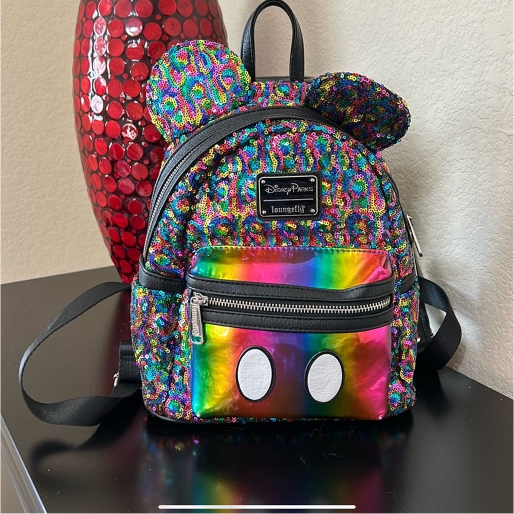 Rare Limited Edition Exclusive Sequin Backpack from Disney Parks. EUC